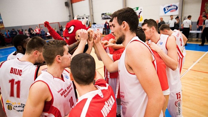 Komárno s novou teóriou, hráči si zavolali trénera